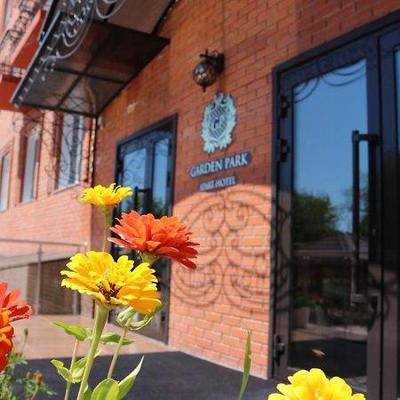 Golden Park Hotel Pavlodar Exterior photo