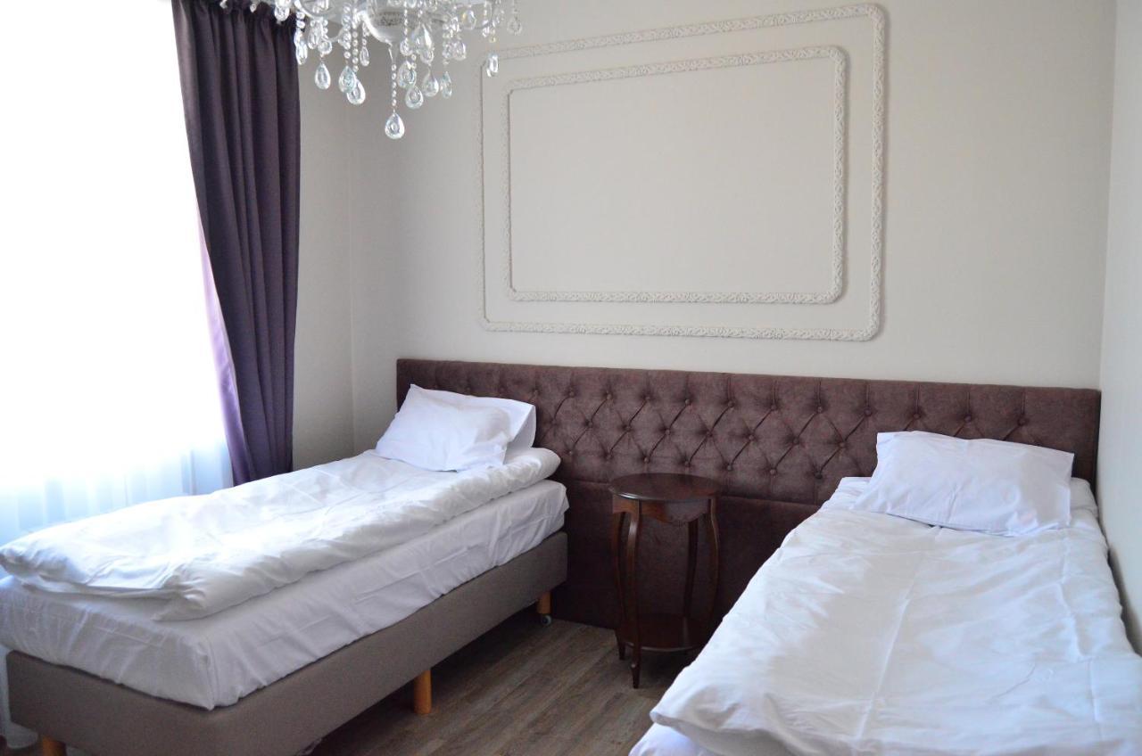 Golden Park Hotel Pavlodar Room photo