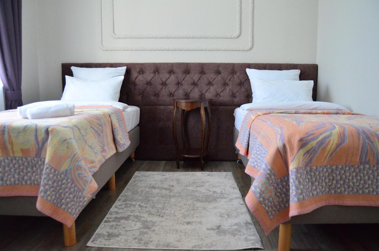 Golden Park Hotel Pavlodar Exterior photo