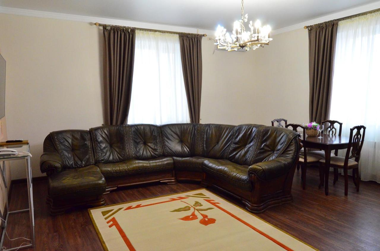 Golden Park Hotel Pavlodar Exterior photo